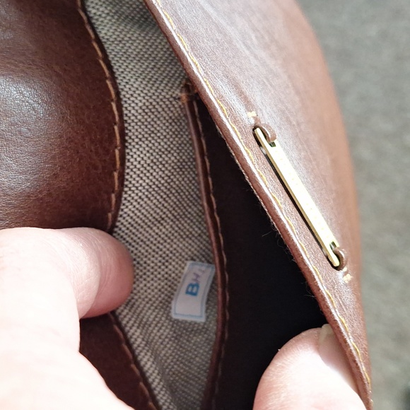 Hide Sign Leather Crossbody Messenger Bag - Picture 13 of 15